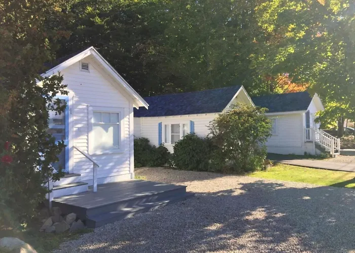 2 River Road Inn Cottages
