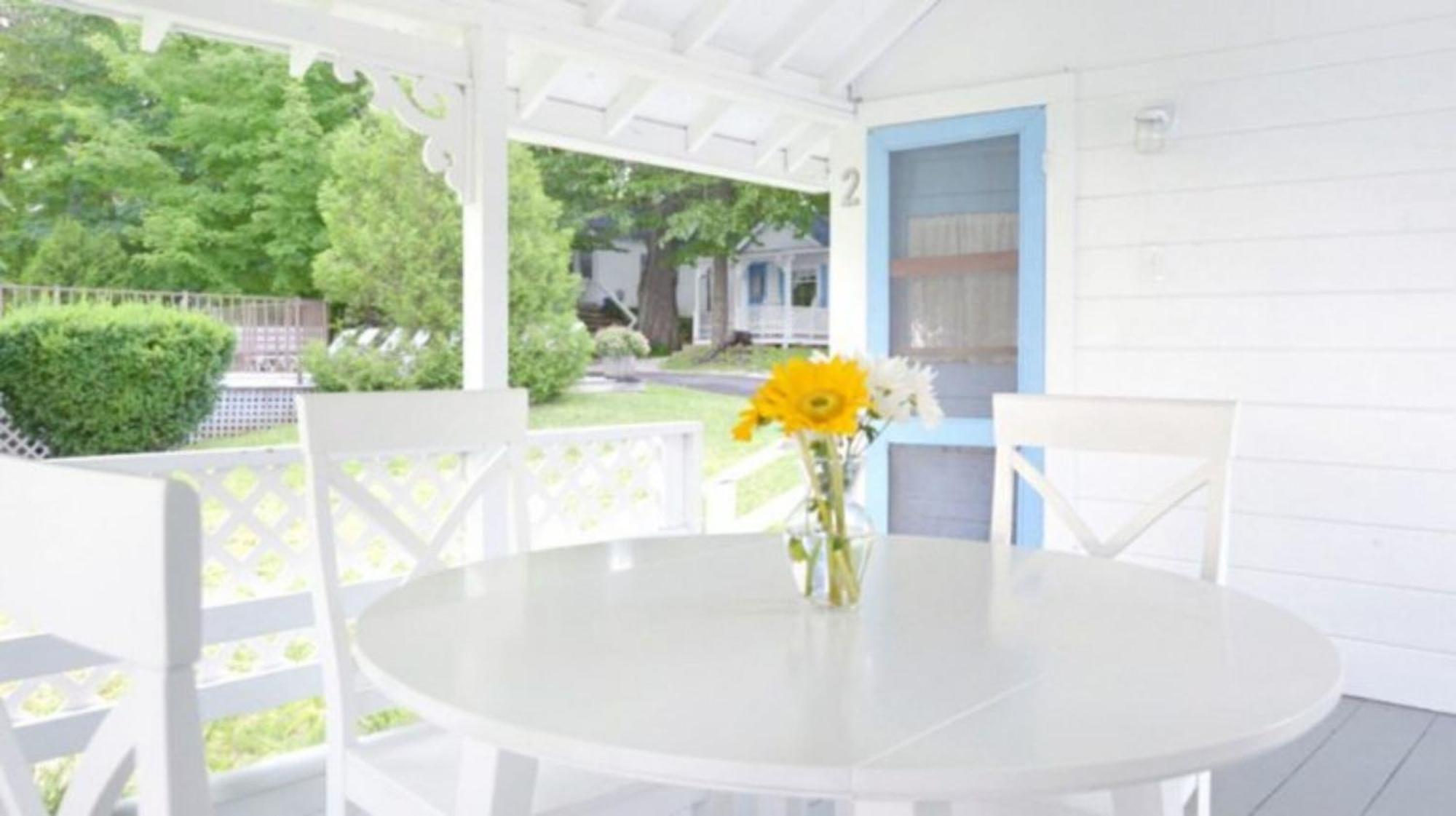 2 River Road Couette-café