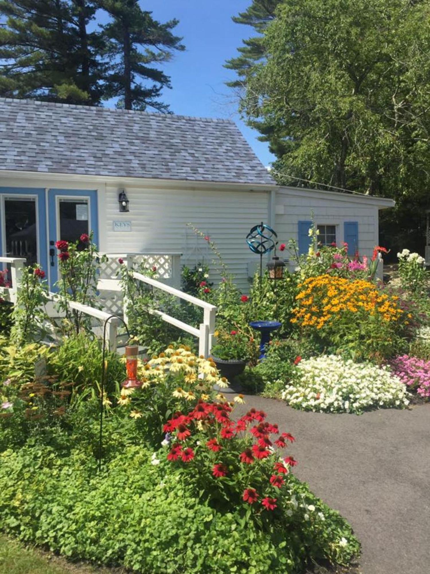 2 River Road Couette-café